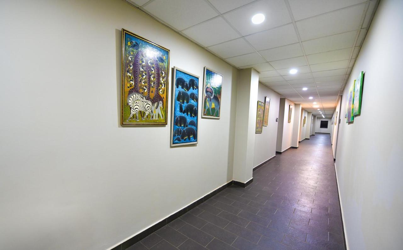 Kampala Boulevard Suites Екстериор снимка